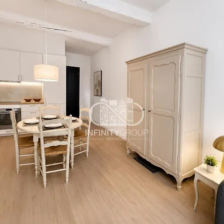 Charme Authentique Au Coeur Du Vieil Appartement